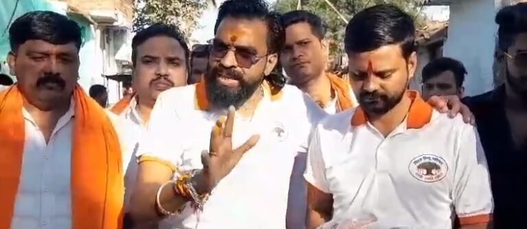 Bhilai Breaking: गोमांस बिक्री मामले में बजरंग दल की छापेमारी....