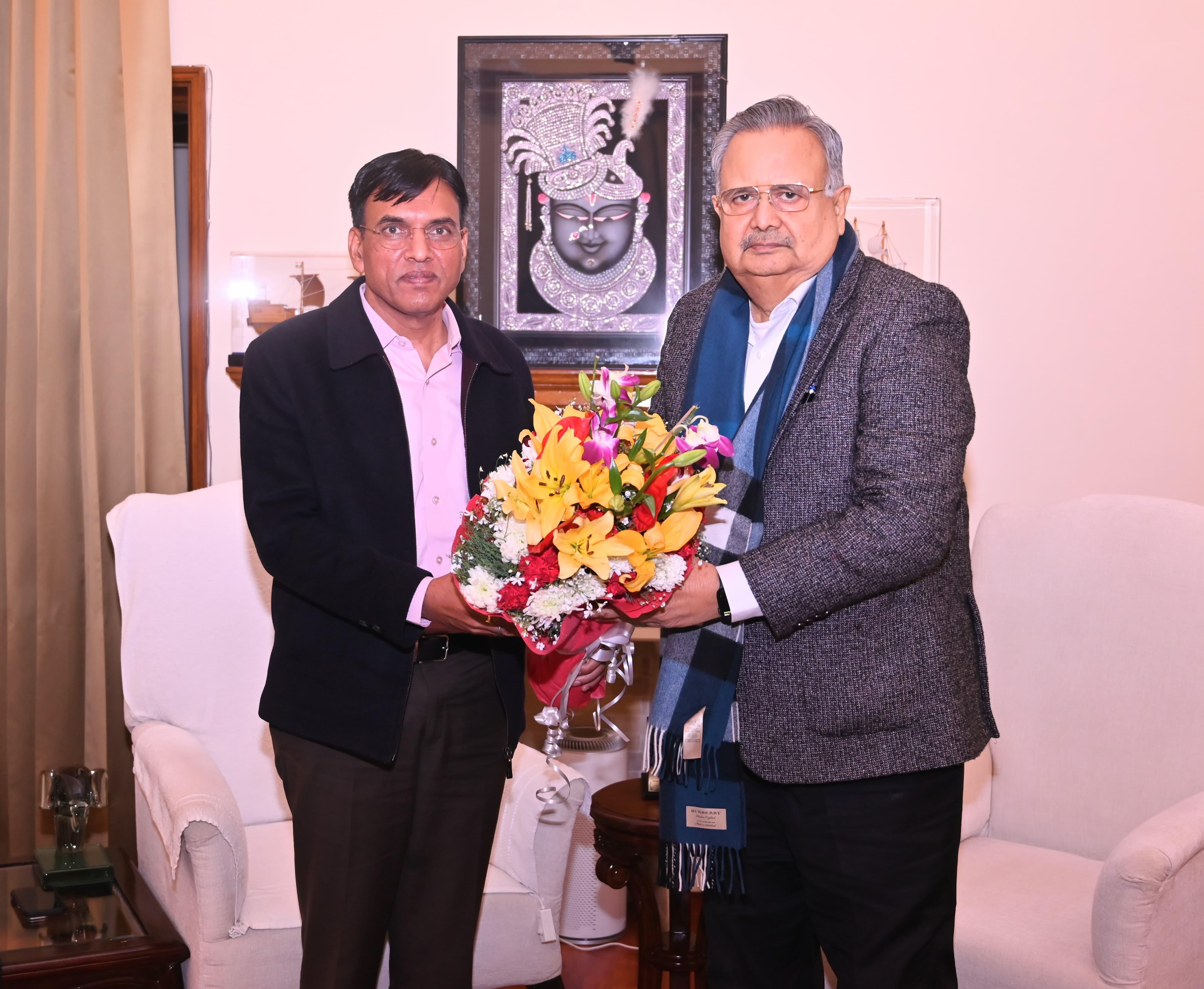 CG News : केंद्रीय मंत्री डॉ. मनसुख मांडविया से मिले विधानसभा अध्यक्ष डॉ. रमन सिंह...