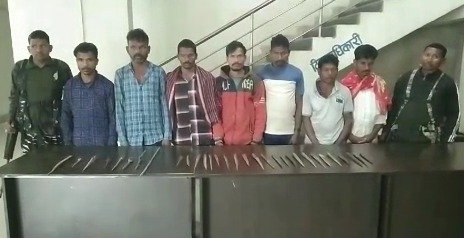 Bijapur Breaking: बीजापुर पुलिस को बड़ी सफलता, 36 लाख के 8 इनामी नक्सली समेत 14 नक्सली गिरफ्तार...