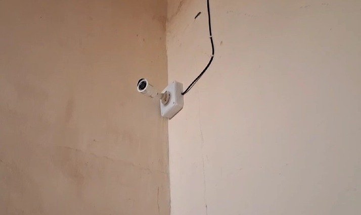 CG News : बिलासपुर के आत्मानंद इंग्लिश मीडियम स्कूल के वॉशरूम में मिला CCTV कैमरा...