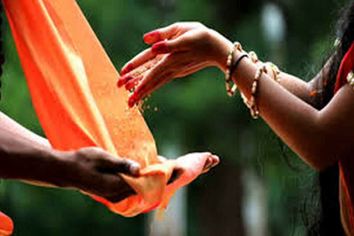 Mahakumbh 2025 : कुम्भ स्नान के बाद इन चीजों का दान जरूर करें....