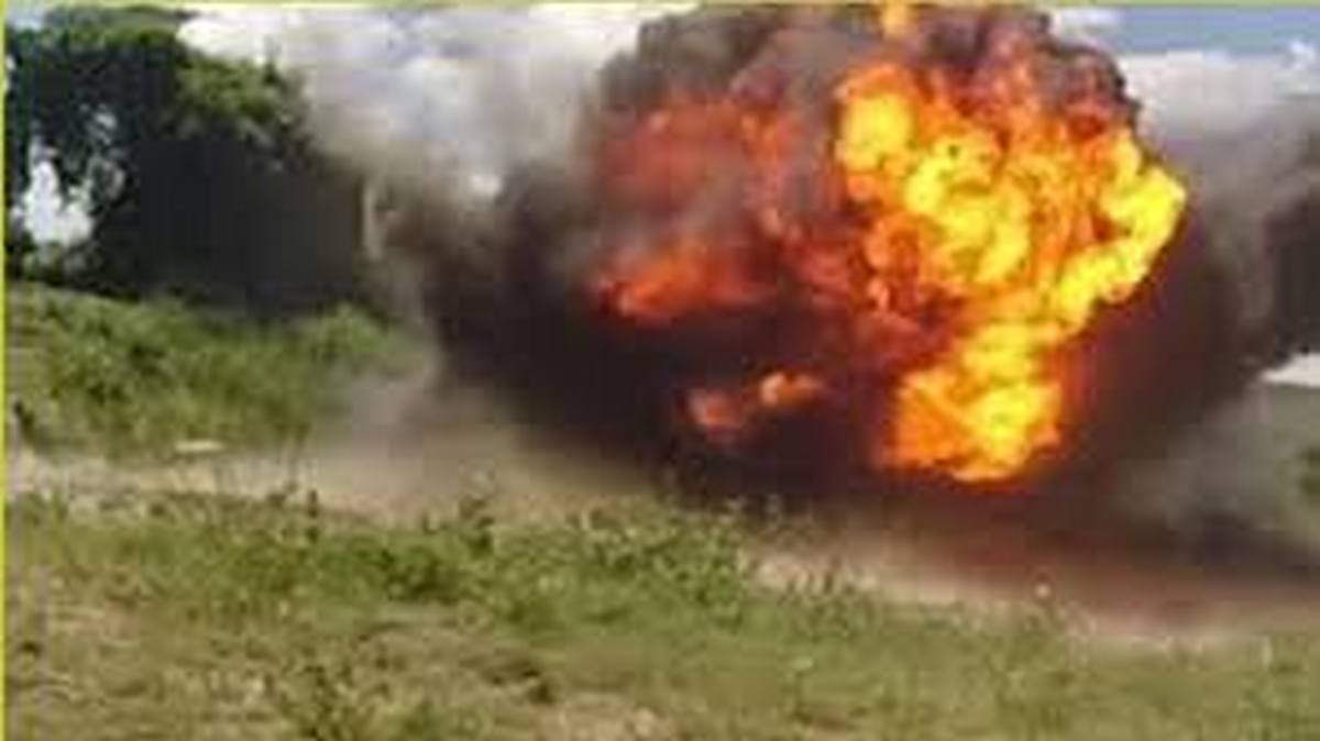 Bijapur Breaking : नक्सलियों द्वारा लगाई गई प्रेशर आई ई डी ब्लास्ट, 2 जवान घायल