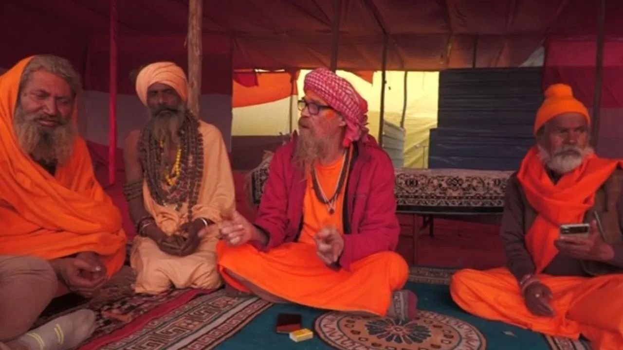 Mahakumbh 2025 : अमेरिकी सेना का जवान कैसे बना ‘बाबा मोक्षपुरी’? जानें....