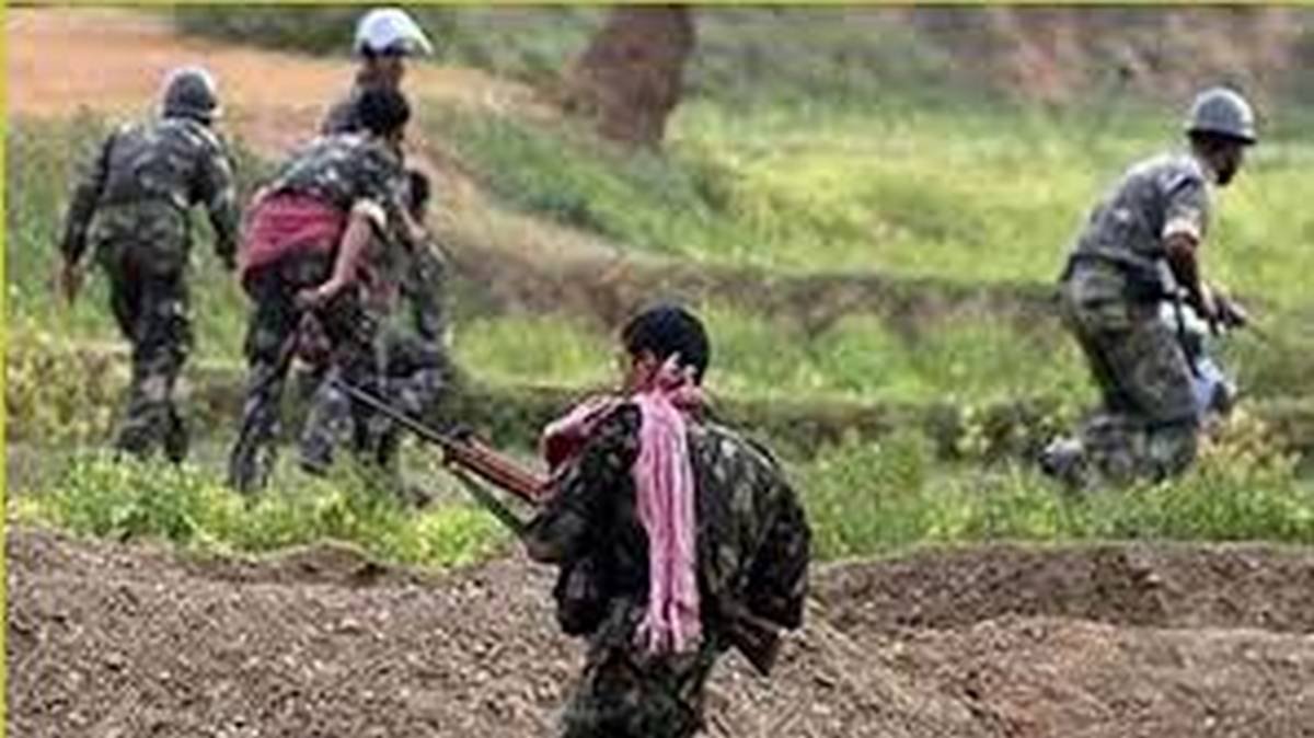 Bijapur Breaking : पुलिस और नक्सलियों के बीच मुठभेड़, 3 जिलों के जवानों ने जंगल घेरा....