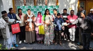 राज्यसभा सांसद महुआ माजी ने मुख्यमंत्री राहत कोष के तहत जरूरतमंदों को दी सहायता राशि