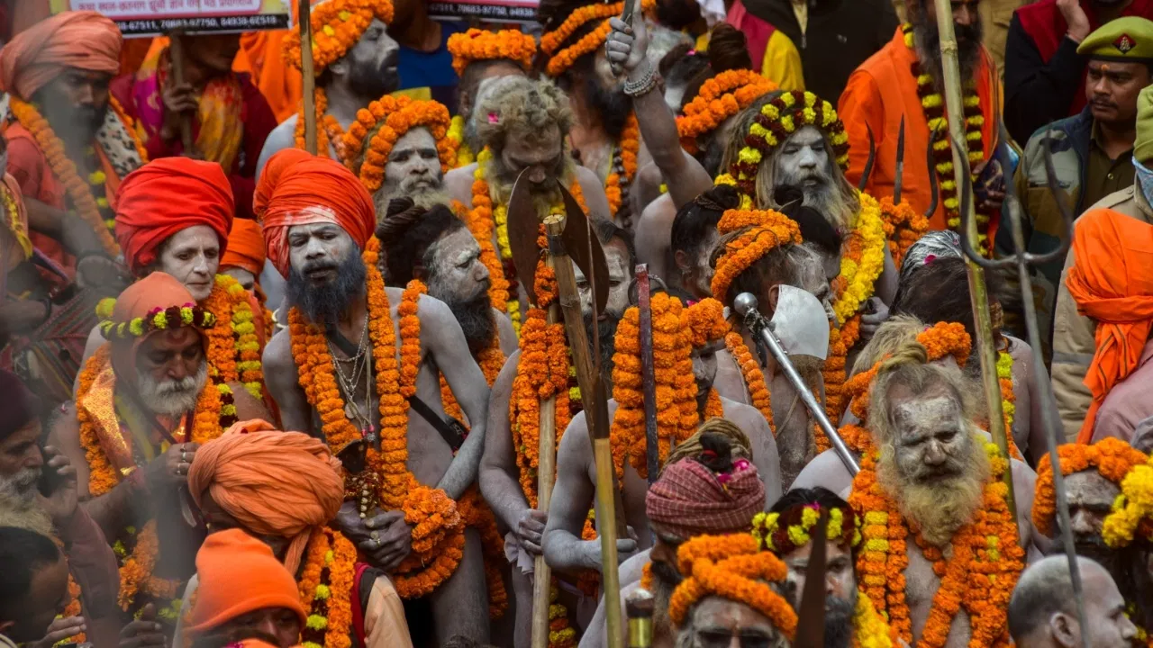 Mahakumbh 2025: नागा शब्द का अर्थ, परंपरा, रहस्य और अखाड़ों का अनोखा संगम....