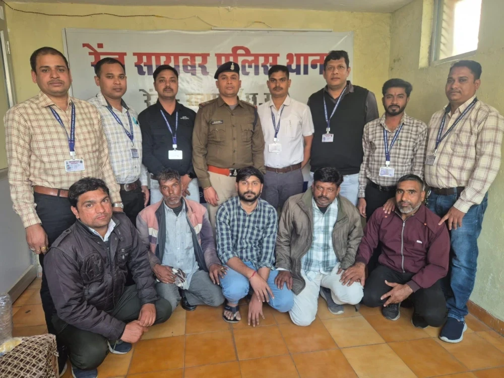 शेयर ट्रेडिंग के नाम पर 77 लाख की ठगी, राजस्थान से 5 आरोपी गिरफ्तार...