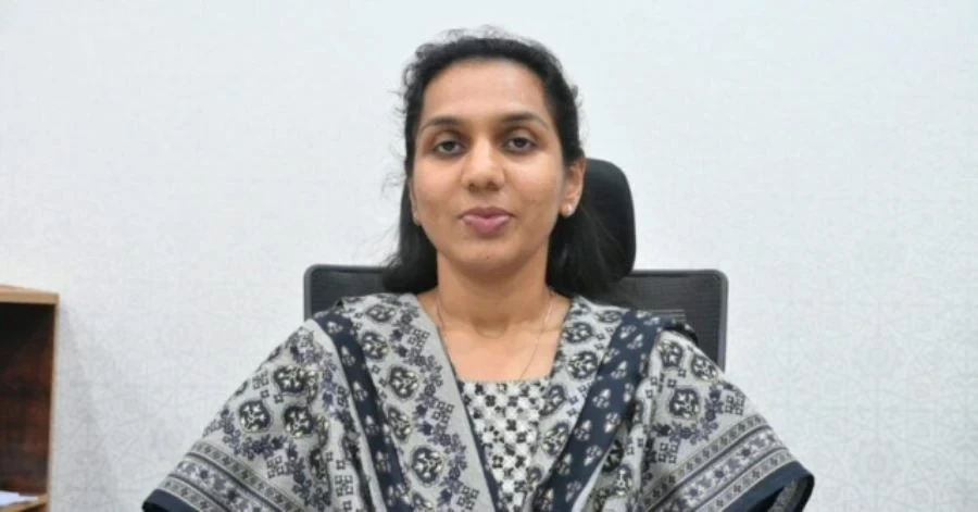CG Breaking : IAS नम्रता गांधी होंगी केंद्रीय प्रतिनियुक्ति, कैबिनेट सचिवालय में डिप्टी सेक्रेटरी नियुक्त...