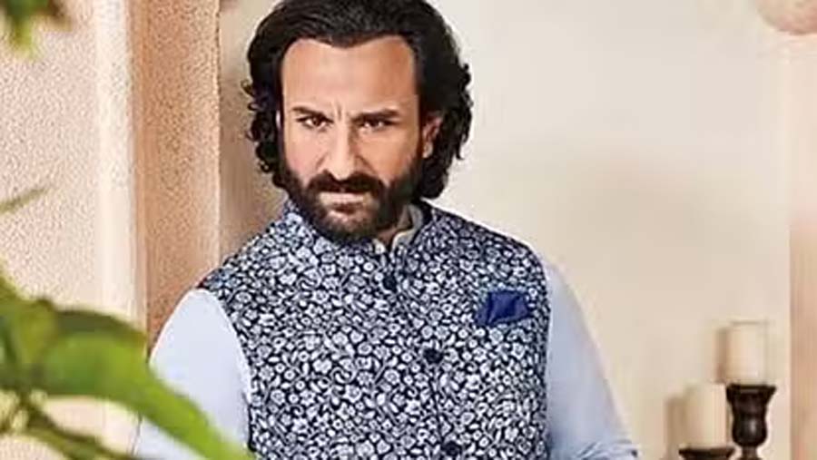 सैफ अली खान पर चाकू से हमला : खतरे से बाहर, अस्पताल में इलाज जारी......