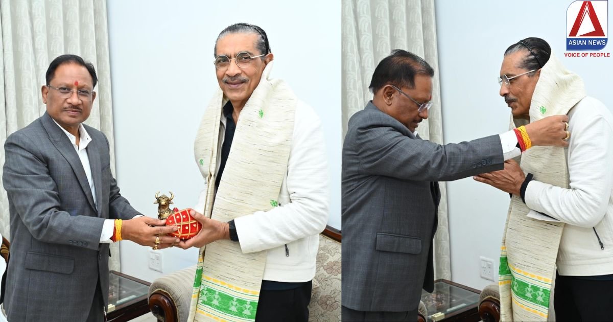 फिल्म निर्माता और निर्देशक प्रकाश झा की मुख्यमंत्री से मुलाकात, फिल्म उद्योग पर चर्चा....