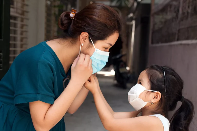 HMPV Virus: क्या यह कोरोना की तरह तेजी से फैलता है? जानें बचाव के प्रभावी उपाय...