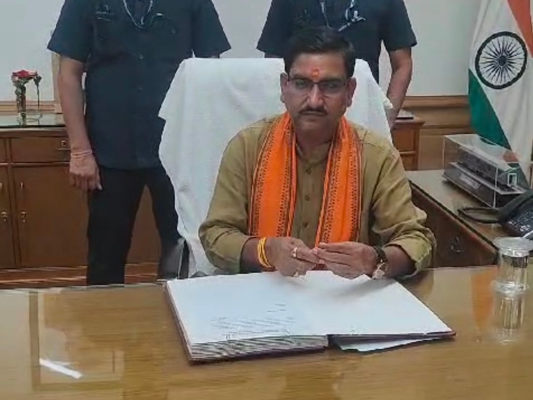 केंद्रीय राज्य मंत्री तोखन साहू की पहल, भक्त माता कर्मा के नाम पर डाक टिकट जारी....