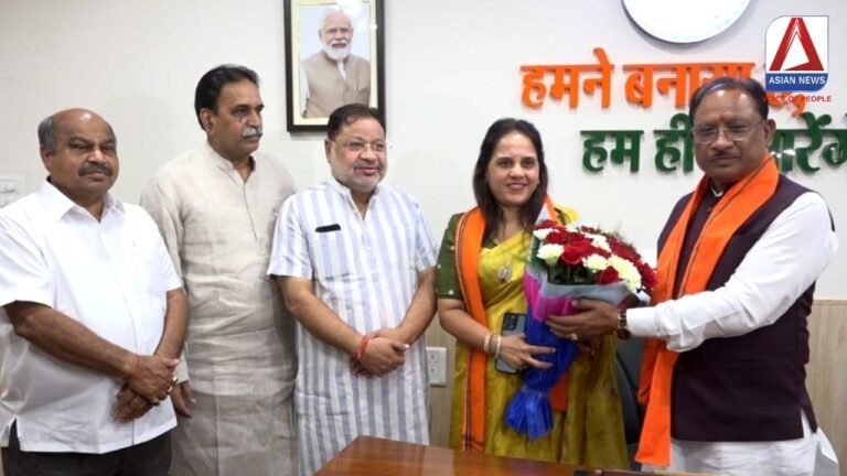 रायपुर नगर निगम प्रत्याशी मीनल चौबे ने नामांकन भरने से पहले CM साय से लिया आशीर्वाद
