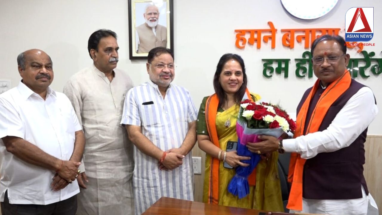 रायपुर नगर निगम प्रत्याशी मीनल चौबे ने नामांकन भरने से पहले CM साय से लिया आशीर्वाद