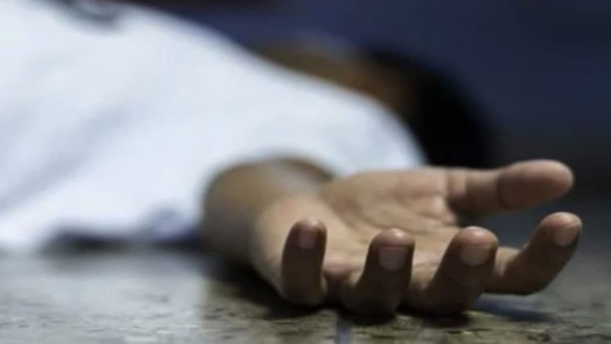 CG News: सुसाइड नोट में लिखा- जिससे प्यार किया उसी ने धोखा दिया… गर्ल फ्रेंड ने रेप केस में फंसाया... जेल से आकर ट्रेन से कटकर दी जान...