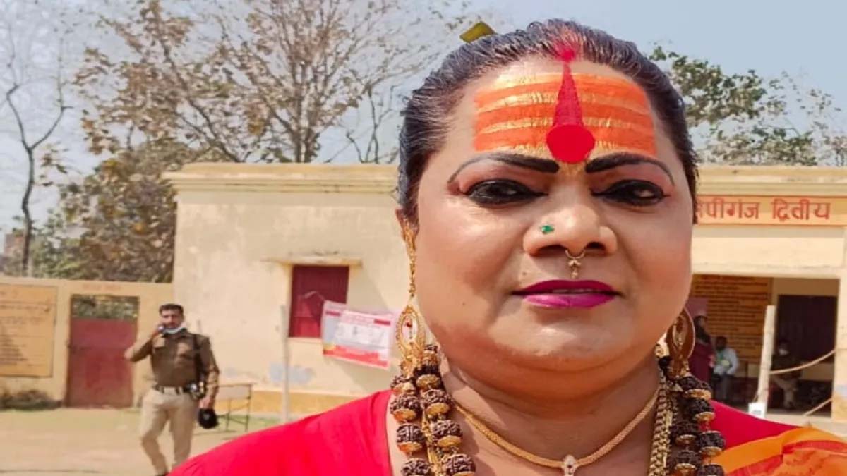 Mahakumbh 2025 : महाकुंभ में किन्नर अखाड़े की महामंडलेश्वर कल्याणी नंद गिरी पर हमला.... Mahakumbh 2025 : महाकुंभ में किन्नर अखाड़े की महामंडलेश्वर कल्याणी नंद गिरी पर हमला....