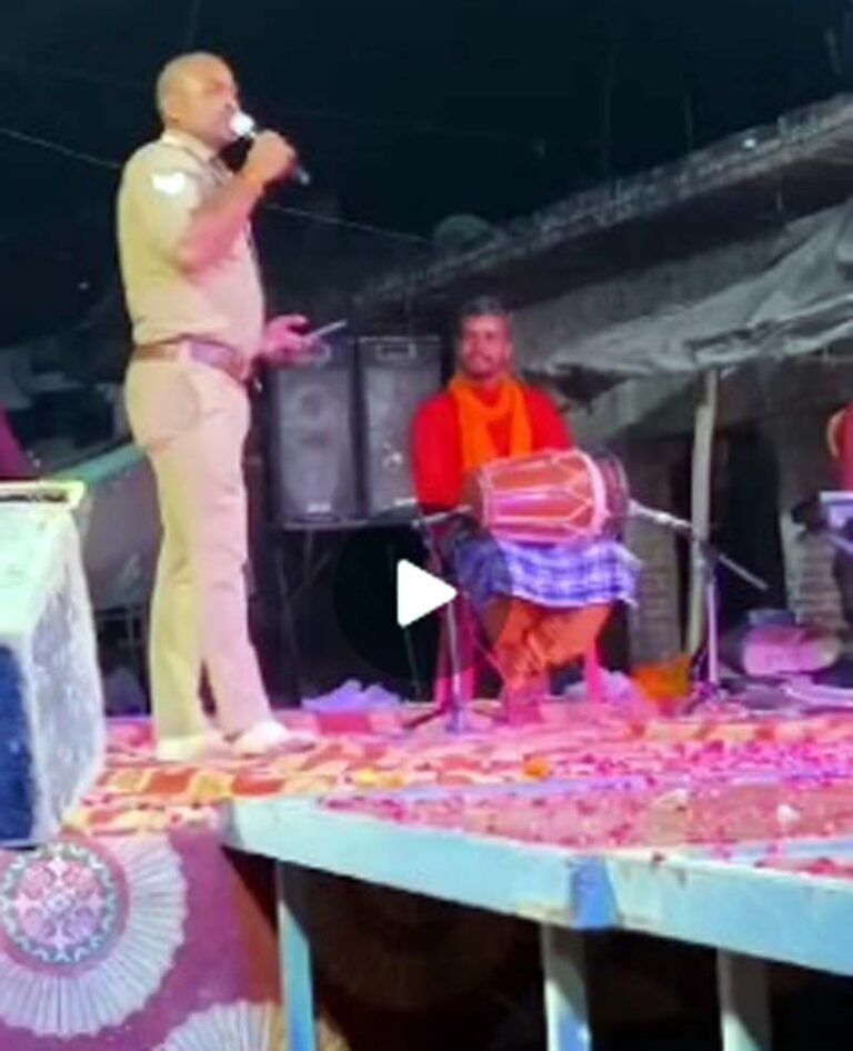 Viral Video : रील बनाकर वायरल होने के लिए वर्दी की गरिमा गिराने में लगे पुलिसकर्मी.....देखें वीडियो