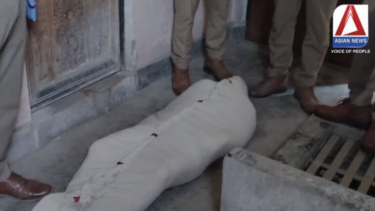 Crime News : बाथरूम में मिला युवती का खून से लथपथ लाश.....