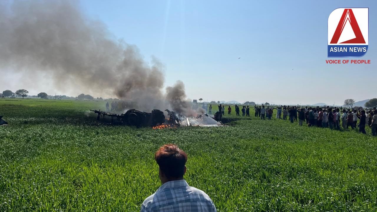 MP Jet Plane Crash : करैरा तहसील में फोर्स का जेट प्लेन क्रैश, 2 पायलट घायल....जांच में जुटी सेना और प्रशासन