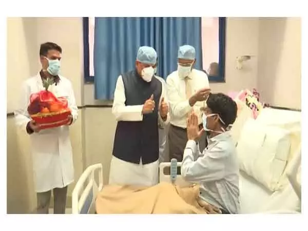 MP News : CM मोहन यादव ने एम्स भोपाल में हृदय प्रत्यारोपण मरीज से की मुलाकात...