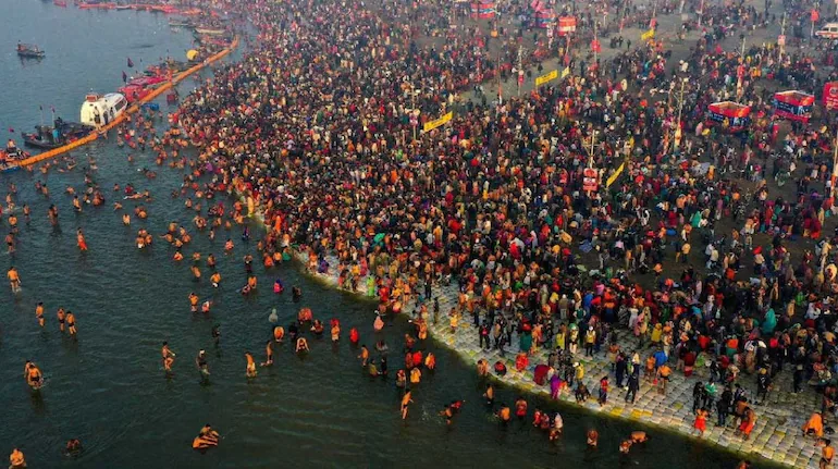 Mahakumbh 2025: महाकुंभ में अब तक 50 करोड़ से अधिक श्रद्धालुओं ने लगाई आस्था की डुबकी, बना महारिकॉर्ड... Mahakumbh 2025: महाकुंभ में अब तक 50 करोड़ से अधिक श्रद्धालुओं ने लगाई आस्था की डुबकी, बना महारिकॉर्ड...