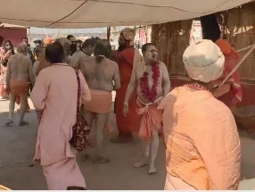 Mahakumbh 2025: काशी में होगी साधु-संतों की होली, जानें फिर कहां गायब हो जाएंगे नागा साधू...