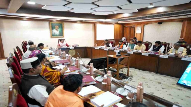 Mohan Cabinet Meeting: हाईस्पीड रेल, 10 लाख मकान और सेमीकंडक्टर पॉलिसी को मंजूरी...