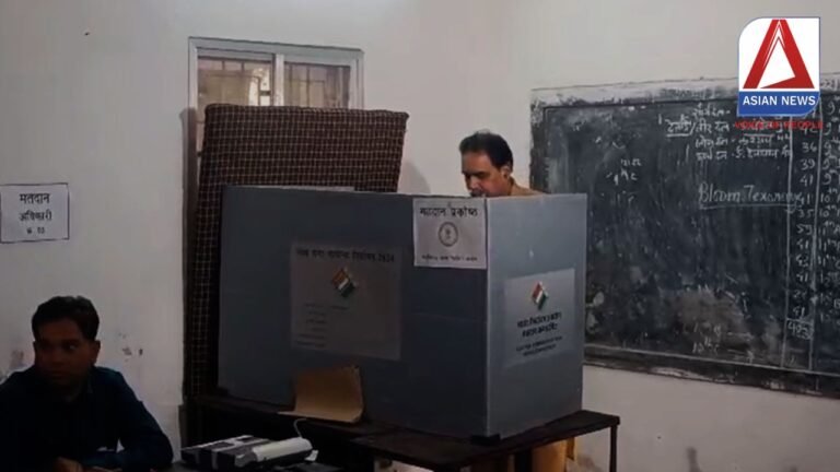 Municipal Elections 2025 : बीजेपी वरिष्ठ विधायक राजेश मुणत ने किया मतदान...वीडियो