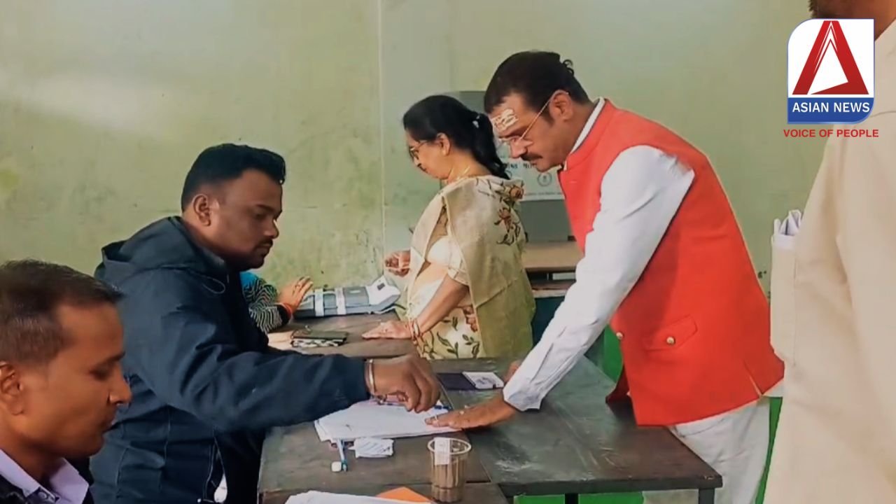 Municipal Elections 2025 : भाजपा महापौर प्रत्याशी संजय पांडे ने किया मतदान