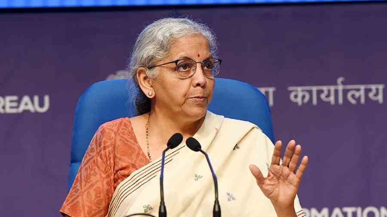PM Internship: वित्त मंत्री का पीएम इंटर्नशिप पर संसद में पलटवार, कहा- नौकरी नहीं, अनुभव के लिए है ये योजना..