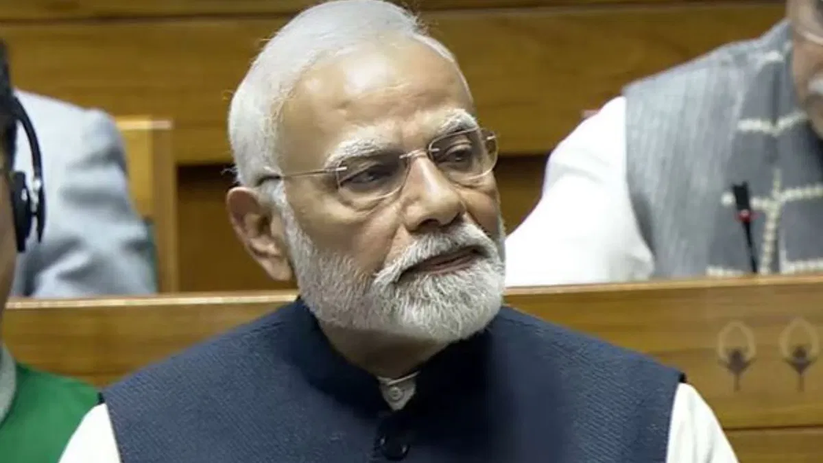 PM Narendra Modi degree: कोर्ट को दिखा सकते हैं PM मोदी की डिग्री, अजनबियों को नहीं...