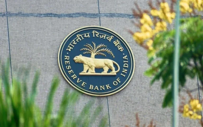 RBI Cuts Repo Rate: RBI ने की 5 साल बाद रेपो रेट में 0.25% की कटौती, घटेगी आपकी EMI..