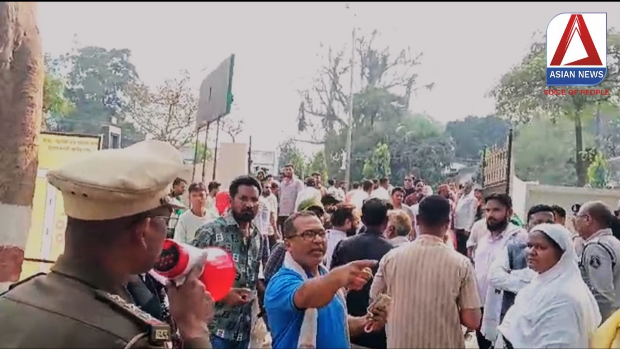 Raipur Breaking : मतदाता सूची में नाम नहीं होने पर हंगामा, बड़ी संख्या में पुलिस तैनात