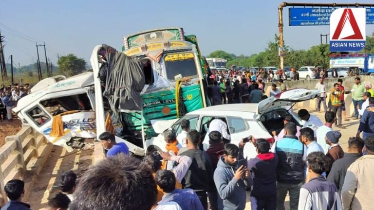 Road Accident : सिहोरा के पास ट्रेवलर और ट्रक में भीषण टक्कर, 7 श्रद्धालुओं की मौत.....