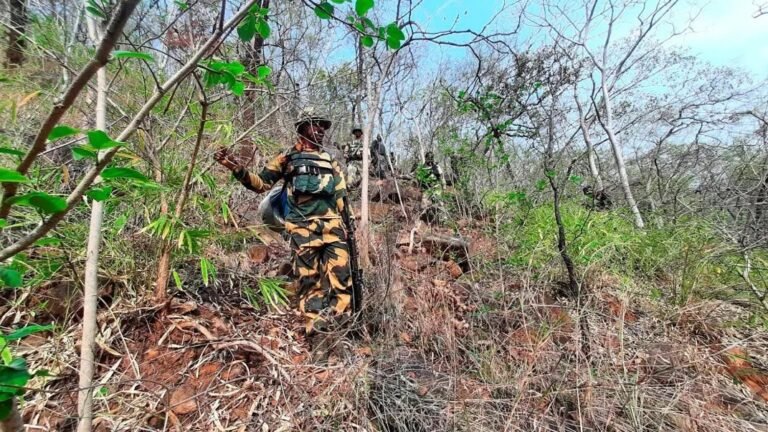 CG Naxal Encounter: कर्रेगुट्टा पहाड़ी पर एनकांउटर, जवानों ने 22 नक्सलियों को मार गिराया, एंटी नक्सल ऑपरेशन में सुरक्षा बलों को बड़ी सफलता