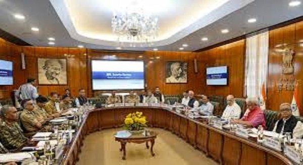 दिल्ली का CM कौन : अपने आवास पर शाह ले रहे हैं थाह....फैसला थोड़ी देर में