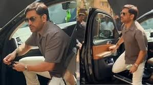 MS Dhoni New Look 2025: एमएस धोनी के नए लुक ने सोशल मीडिया पर मचाई खलबली...