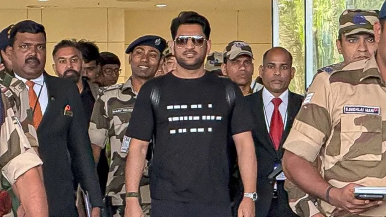 IPL 2025: धोनी की 'मोर्स कोड' वाली टी-शर्ट ने बढ़ाई सनसनी, फैंस के लिए क्या है संदेश?