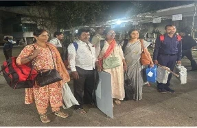 Raipur News: वोटिंग खत्म होने के बाद मतदान दलों की वापसी शुरू, सेजबहार इंजीनियरिंग कॉलेज के स्ट्रांग रूम में जमा हो रही EVM मशीनें...
