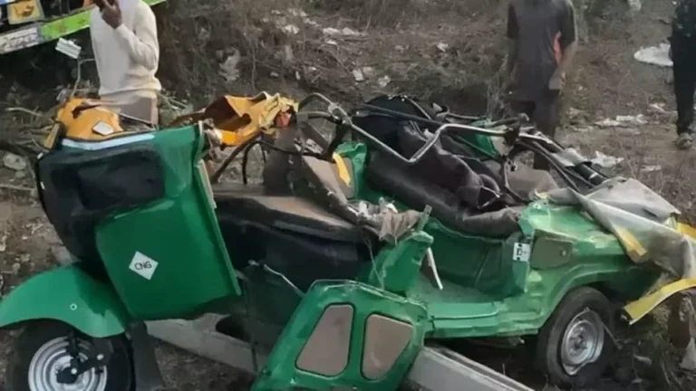 Big Accident : तेज रफ्तार ट्रक ने ऑटो को मारी टक्कर, 6 की मौत...