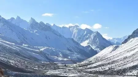 Avalanche In Badrinath: बद्रीनाथ में बड़ा हादसा, माणा गांव के करीब ग्लेशियर टूटा, 57 मजदूर लापता, रेस्क्यू जारी....