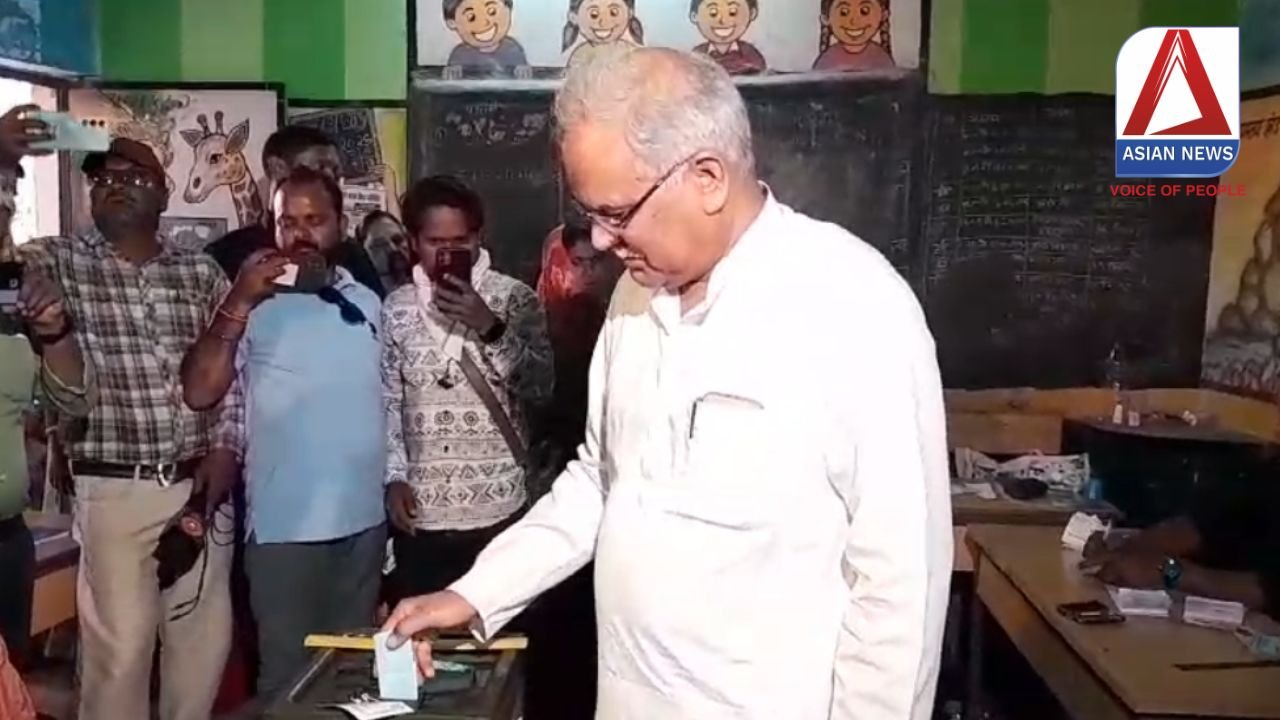पूर्व सीएम भूपेश बघेल ने पाटन के कुरूदडीह में किया मतदान...वोडियो