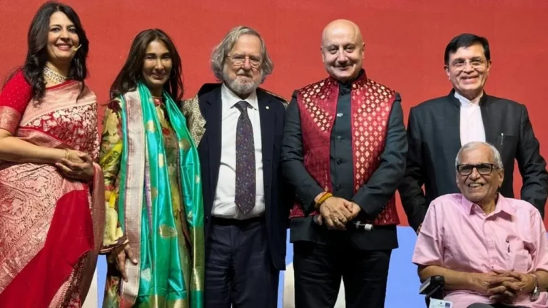 बॉलीवुड के बेहतरीन कलाकार, अनुपम खेर को मिला ये खास अवॉर्ड...