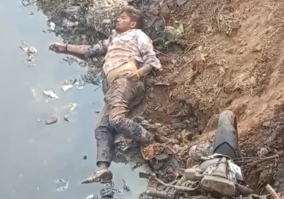 एक्सप्रेस-वे पर बाइक के साथ मिली युवक की संदिग्ध लाश