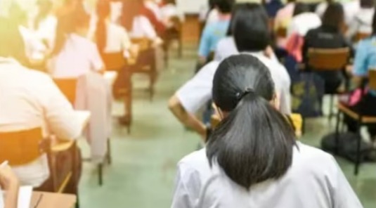 CG News : बोर्ड परीक्षा में नकल करते 18 छात्र पकड़े गए, एक ही केंद्र से 12 मामले...