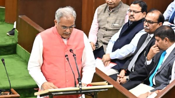 CG Assembly Budget Session live: प्रश्नकाल में गूंजा उठाव के अतिरिक्त धान-चावल के इस्तेमाल का मामला, पूर्व सीएम भूपेश बघेल के सवाल पर खाद्य मंत्री ने बताया- जल्द करेंगे फैसला, देखें लाइव