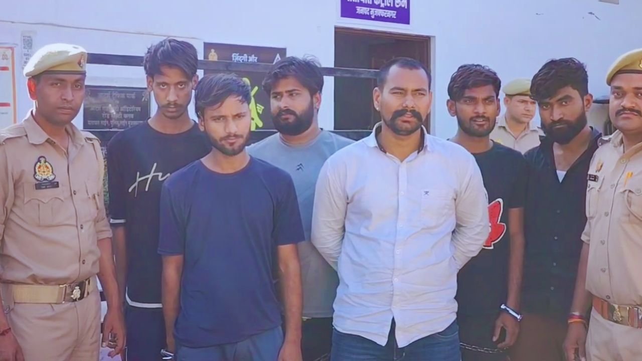 UP News : नकली नोट छापने वाले गिरोह का भंडाफोड़, 6 गिरफ्तार...