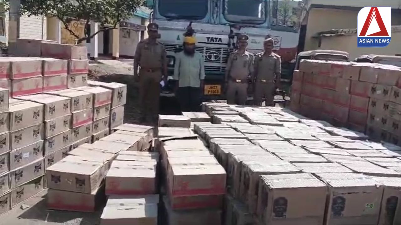 UP News: पुलिस की बड़ी कार्रवाई, 65 लाख की अवैध शराब बरामद...
