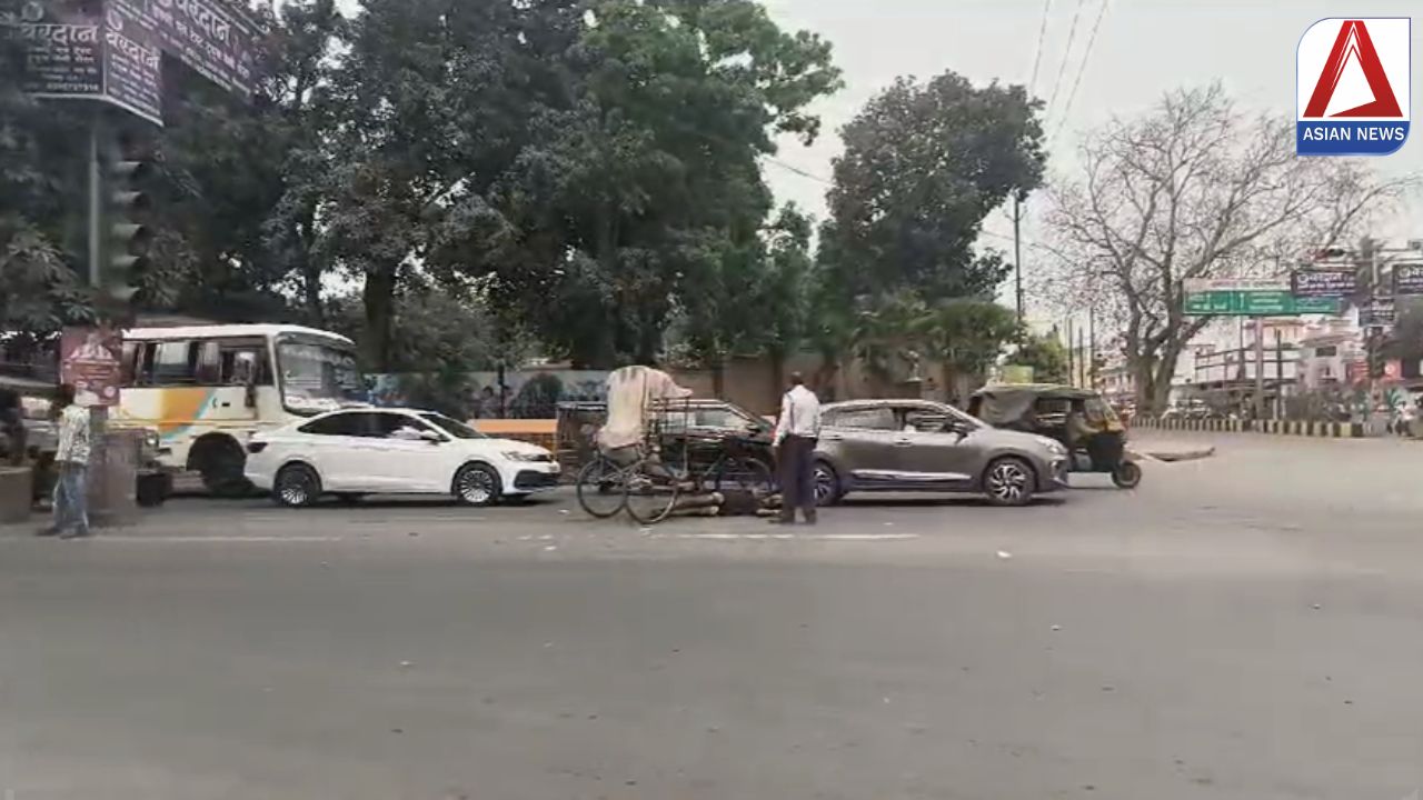 CG News: शराबी रिक्शा चालक का हंगामा, ट्रैफिक पुलिस ने संभाली स्थिति... CG News: शराबी रिक्शा चालक का हंगामा, ट्रैफिक पुलिस ने संभाली स्थिति...