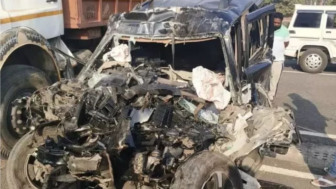 Big Accident : तेज रफ्तार स्कॉर्पियो खड़े ट्रक से टकराई, 3 की मौत...